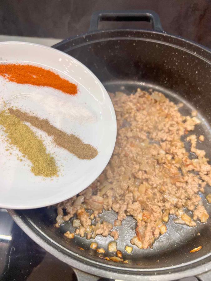 افزودن ادویه ها