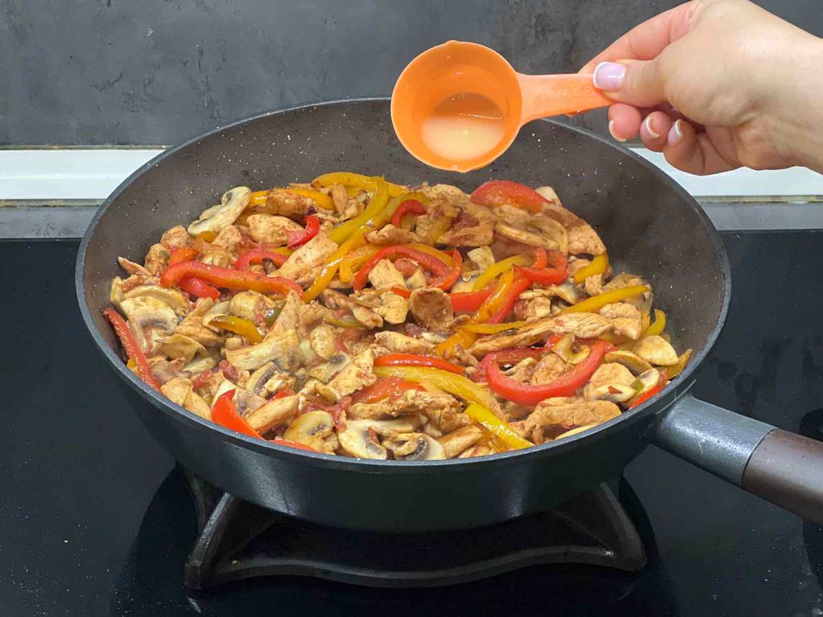 افزودن لیمو ترش.