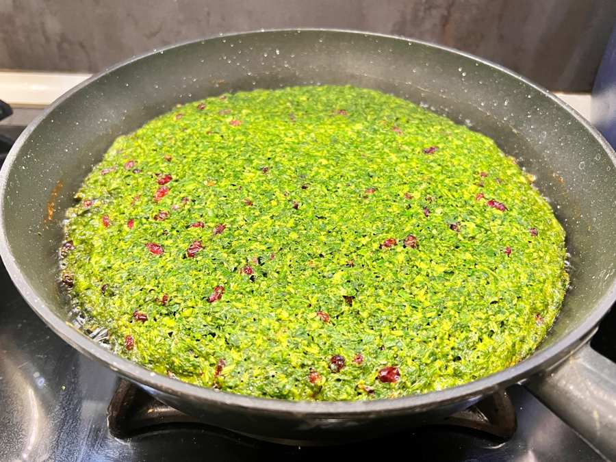 مخلوط کردن همه مواد.