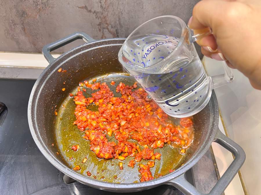 افزودن آب