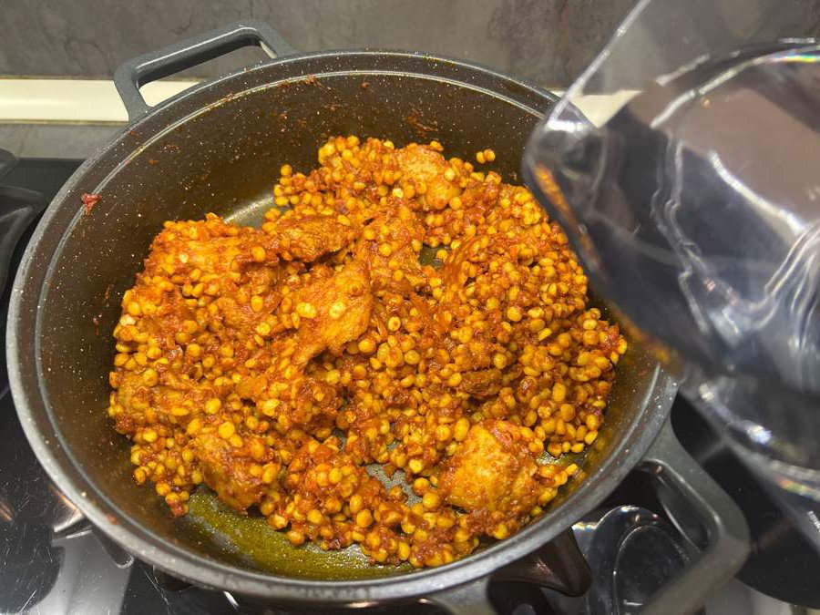 افزودن آب.