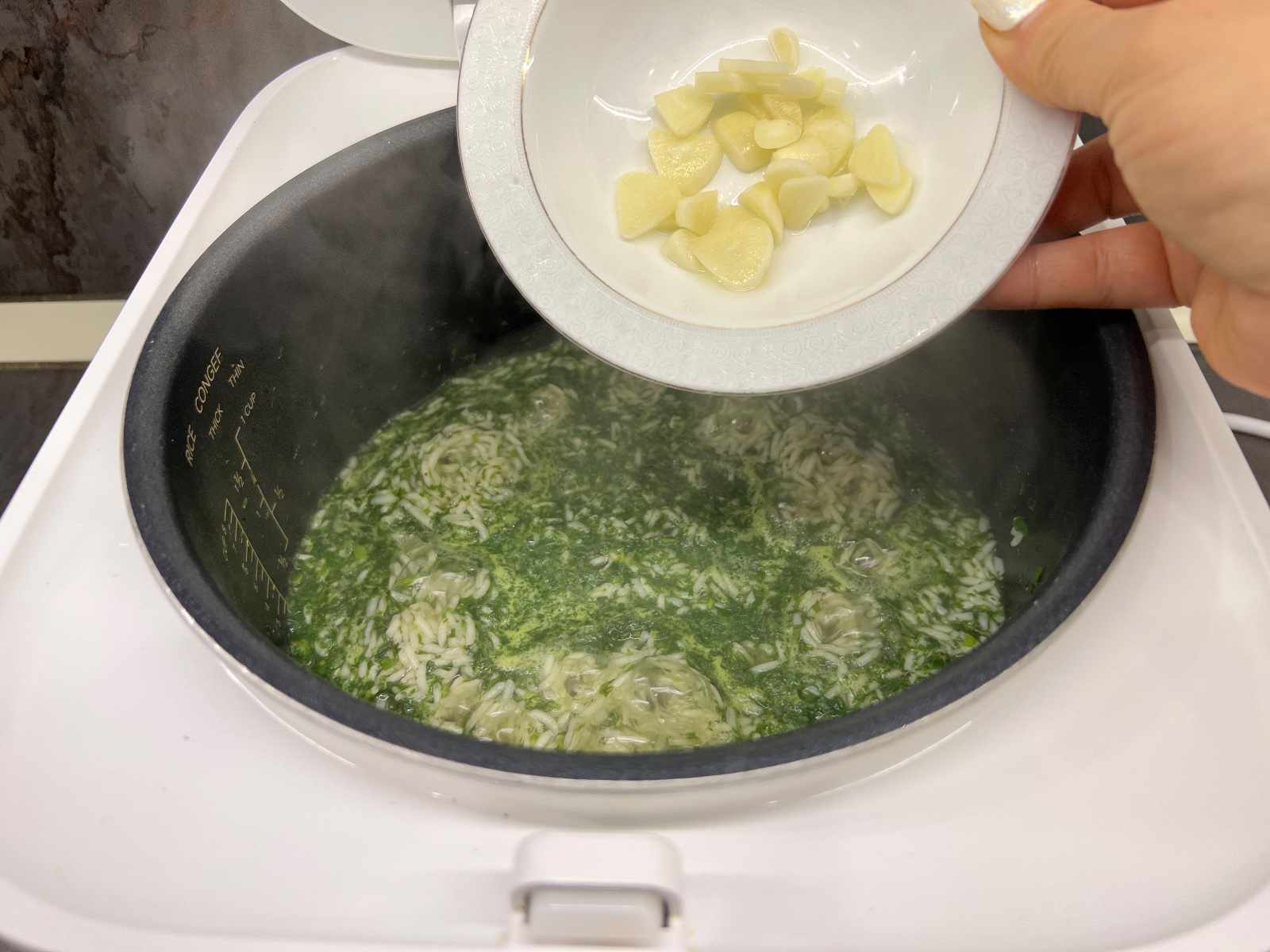 افزودن سیر و روغن