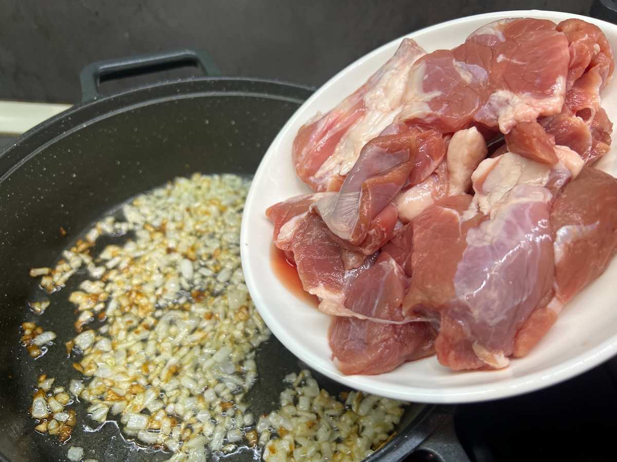 افزودن گوشت.