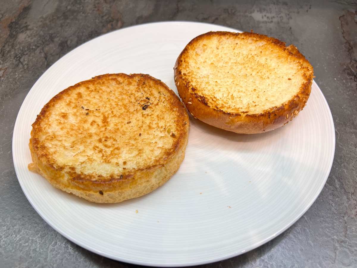 چیز برگر با سس قارچ