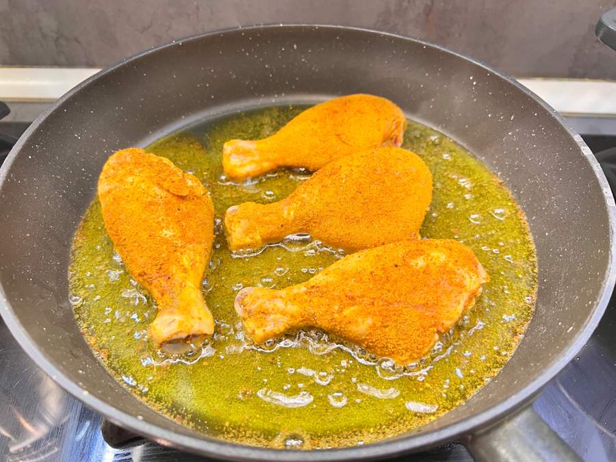 سرخ کردن مرغ